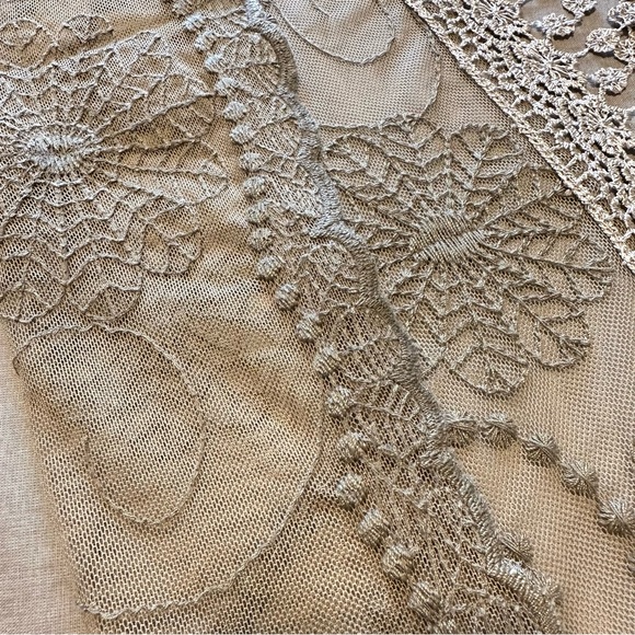 Vintage Look Lace Scarf - Picture 4 of 12